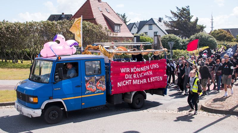 Demonstrationen auf Sylt für Umverteilung von Reichtum