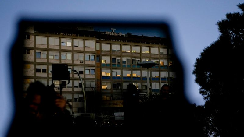 Papst Franziskus im Krankenhaus